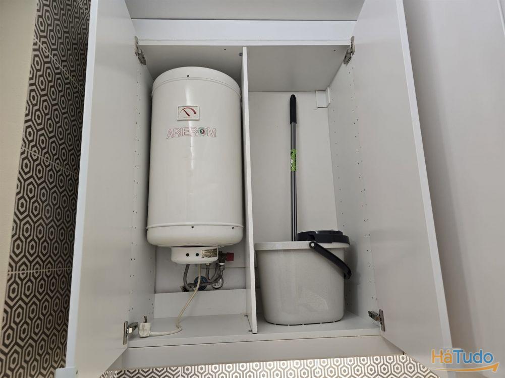 Apartamento/Escritório Remodelado Próximo ao Polo Universitário e Hospital São João Apartamento/Escritório Remodelado Próximo ao Polo Universitário e Hospital São João