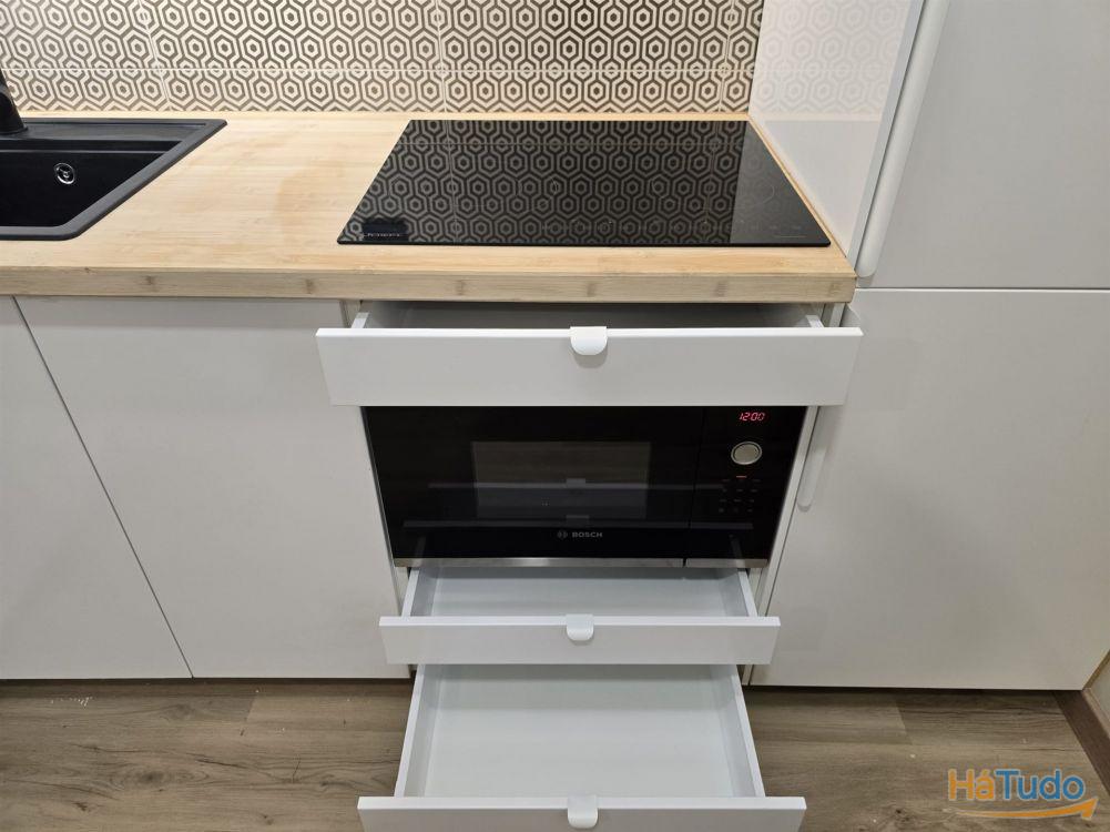 Apartamento/Escritório Remodelado Próximo ao Polo Universitário e Hospital São João Apartamento/Escritório Remodelado Próximo ao Polo Universitário e Hospital São João