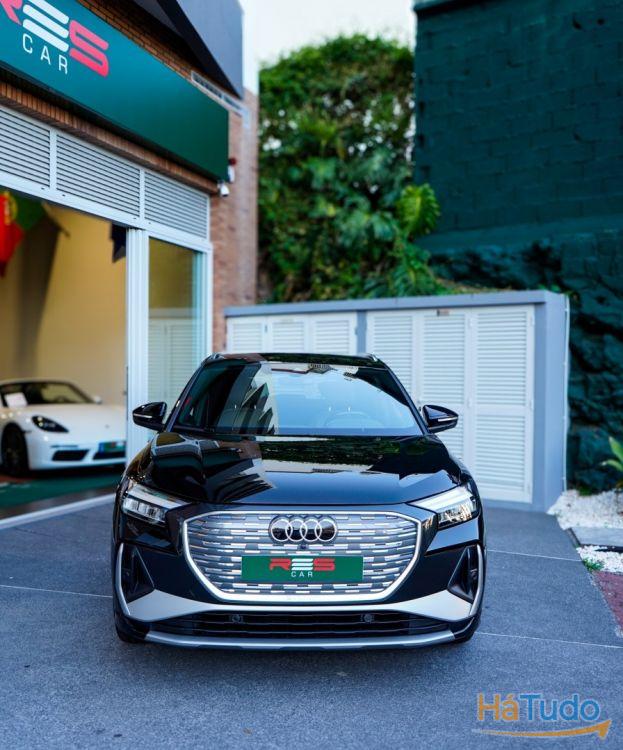 Audi Q4 e-tron 40 Audi Q4 e-tron 40