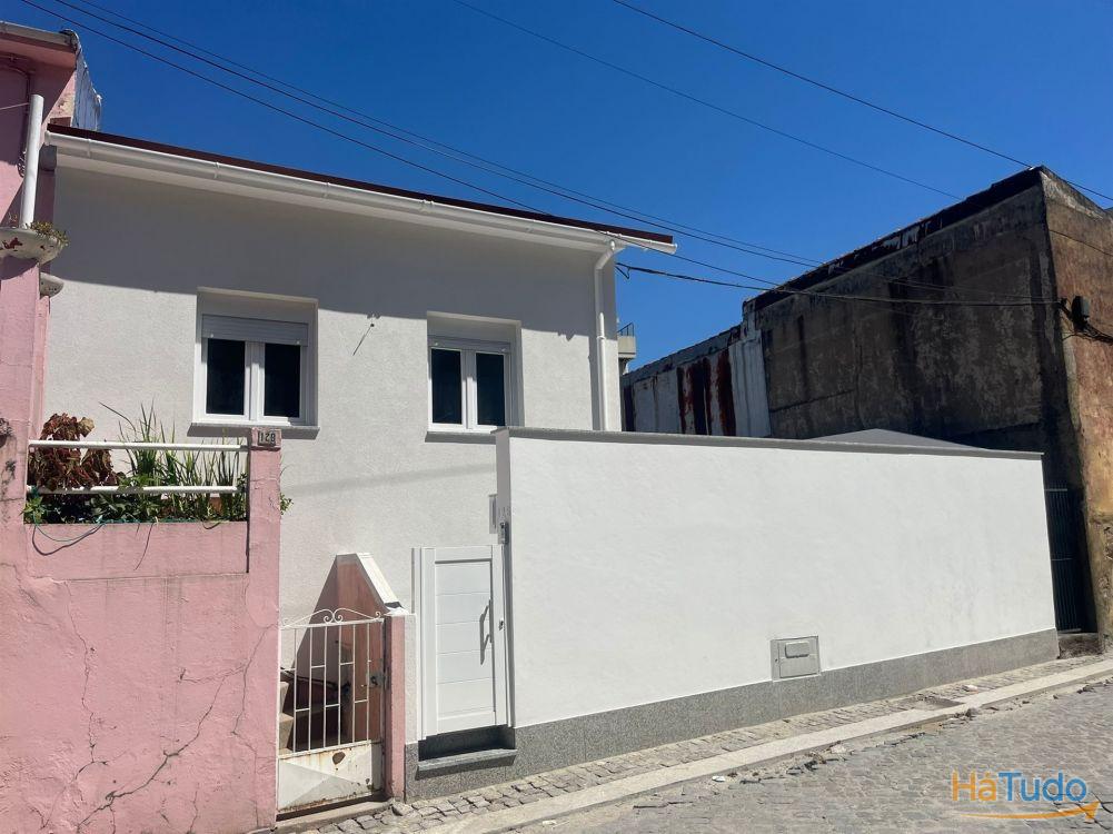 Moradia V1 Totalmente Reabilitada em Rio Tinto Moradia V1 Totalmente Reabilitada em Rio Tinto