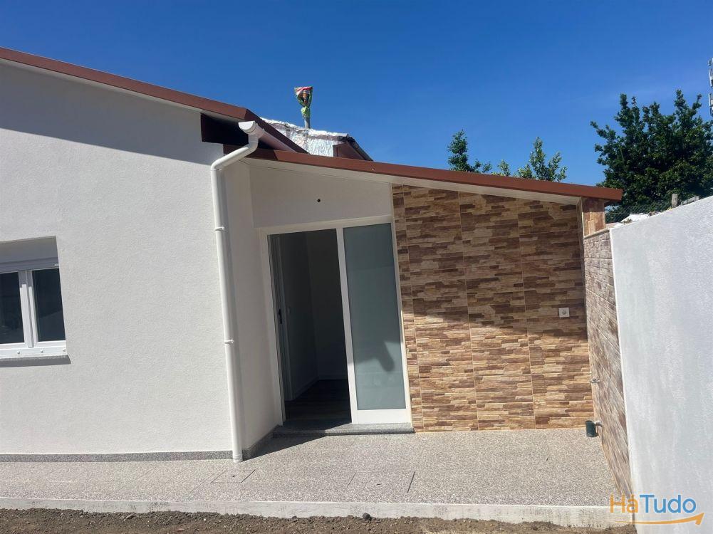 Moradia V1 Totalmente Reabilitada em Rio Tinto Moradia V1 Totalmente Reabilitada em Rio Tinto