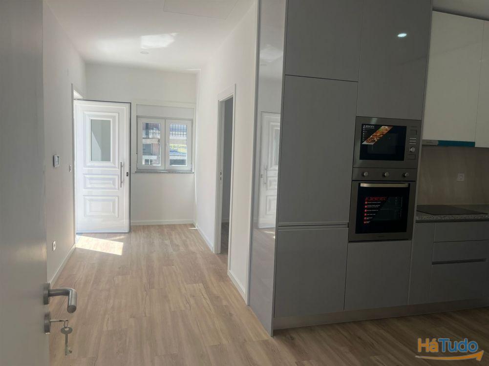 Moradia V1 Totalmente Reabilitada em Rio Tinto Moradia V1 Totalmente Reabilitada em Rio Tinto