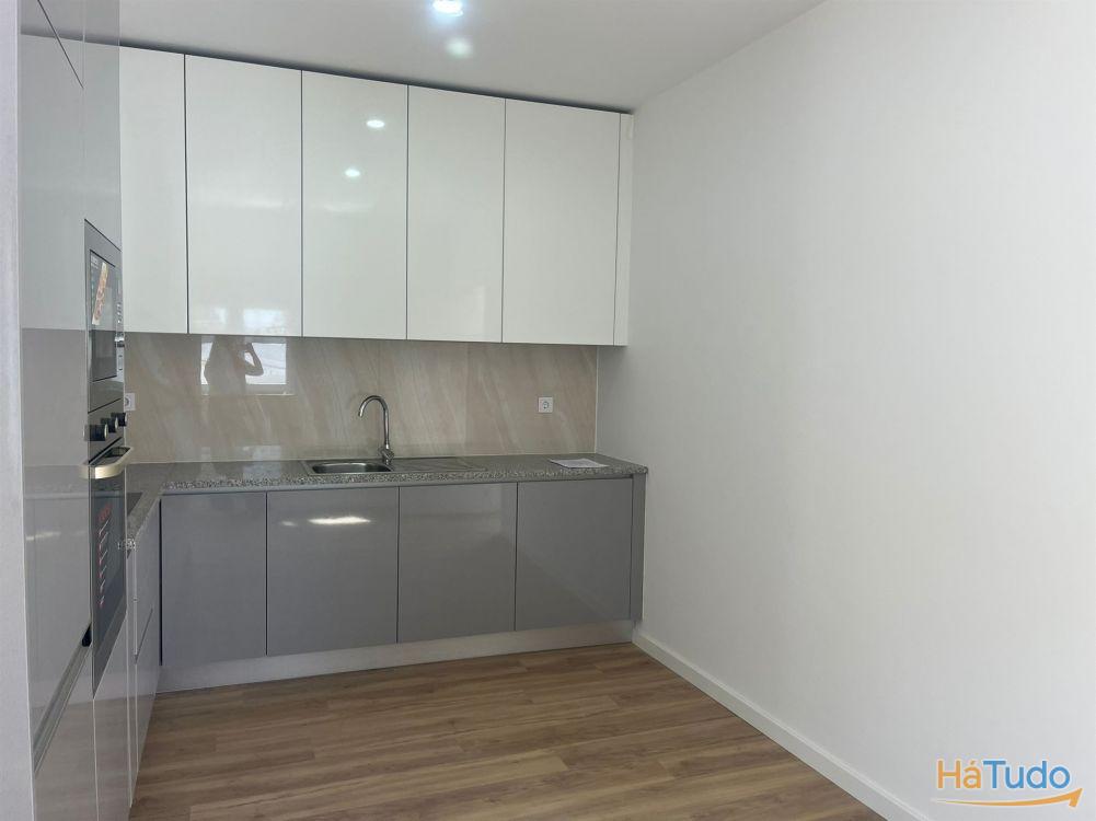 Moradia V1 Totalmente Reabilitada em Rio Tinto Moradia V1 Totalmente Reabilitada em Rio Tinto