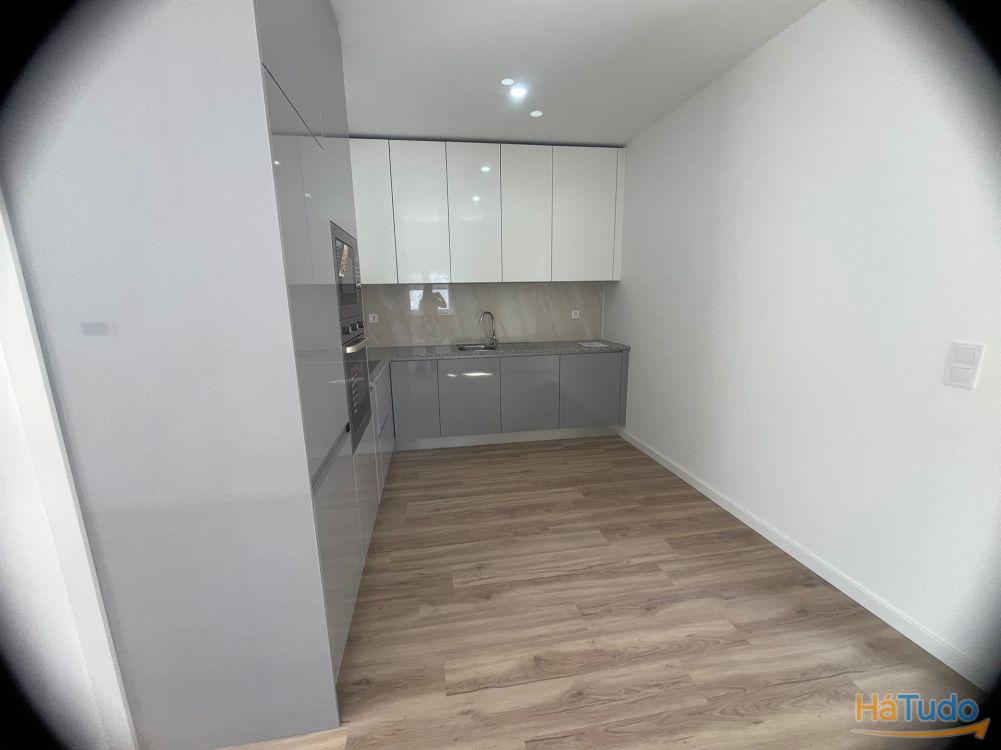 Moradia V1 Totalmente Reabilitada em Rio Tinto Moradia V1 Totalmente Reabilitada em Rio Tinto