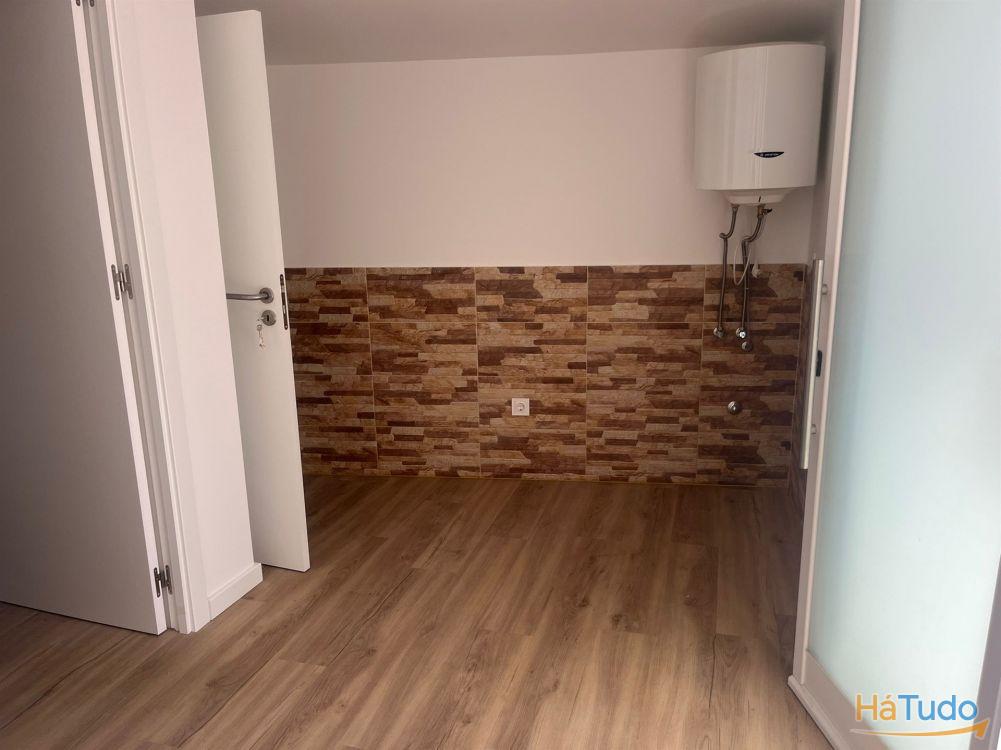 Moradia V1 Totalmente Reabilitada em Rio Tinto Moradia V1 Totalmente Reabilitada em Rio Tinto