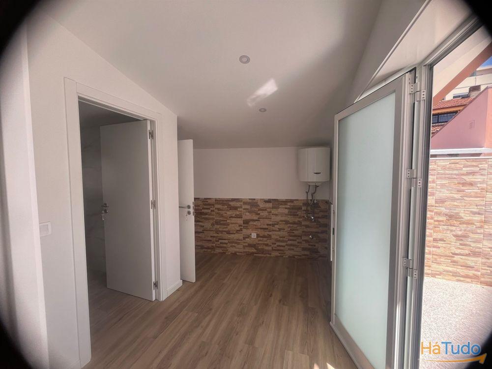 Moradia V1 Totalmente Reabilitada em Rio Tinto Moradia V1 Totalmente Reabilitada em Rio Tinto