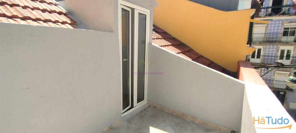 T1 Remodelado com Terraço, no Largo das Olarias T1 Remodelado com Terraço, no Largo das Olarias