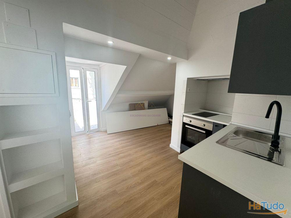 T1 Remodelado com Terraço, no Largo das Olarias T1 Remodelado com Terraço, no Largo das Olarias