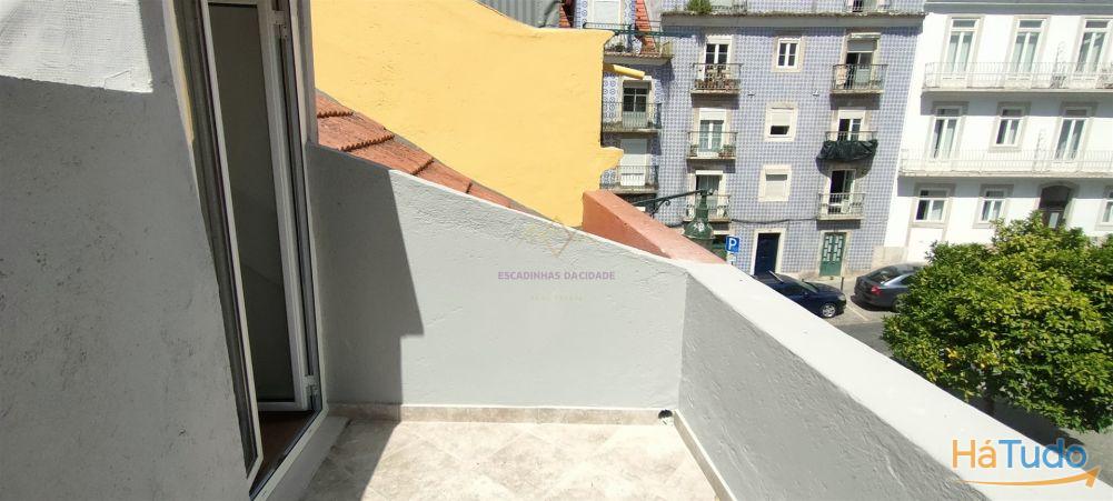 T1 Remodelado com Terraço, no Largo das Olarias T1 Remodelado com Terraço, no Largo das Olarias