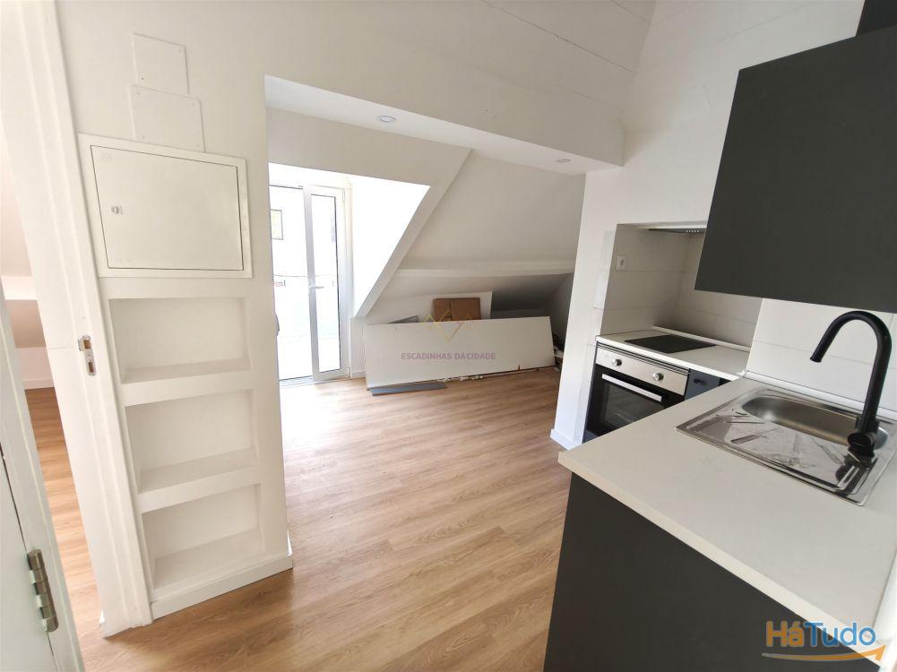 T1 Remodelado com Terraço, no Largo das Olarias T1 Remodelado com Terraço, no Largo das Olarias