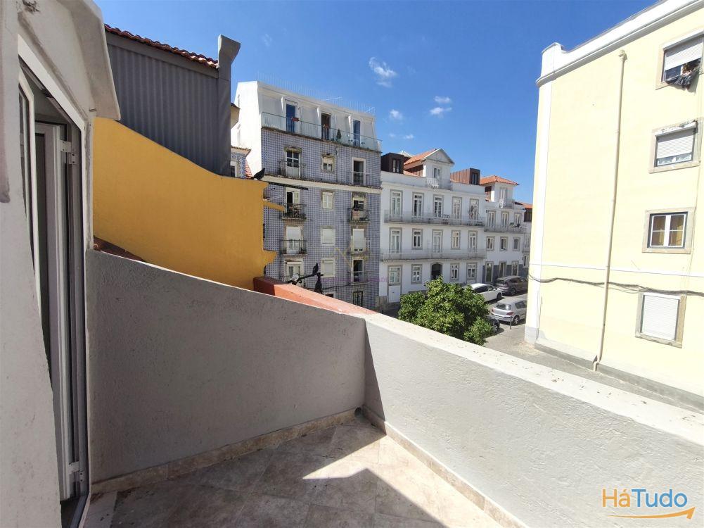 T1 Remodelado com Terraço, no Largo das Olarias T1 Remodelado com Terraço, no Largo das Olarias