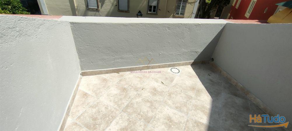 T1 Remodelado com Terraço, no Largo das Olarias T1 Remodelado com Terraço, no Largo das Olarias