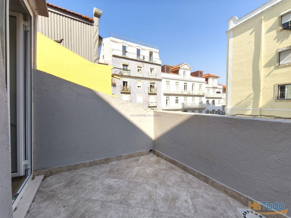 T1 Remodelado com Terraço, no Largo das Olarias T1 Remodelado com Terraço, no Largo das Olarias