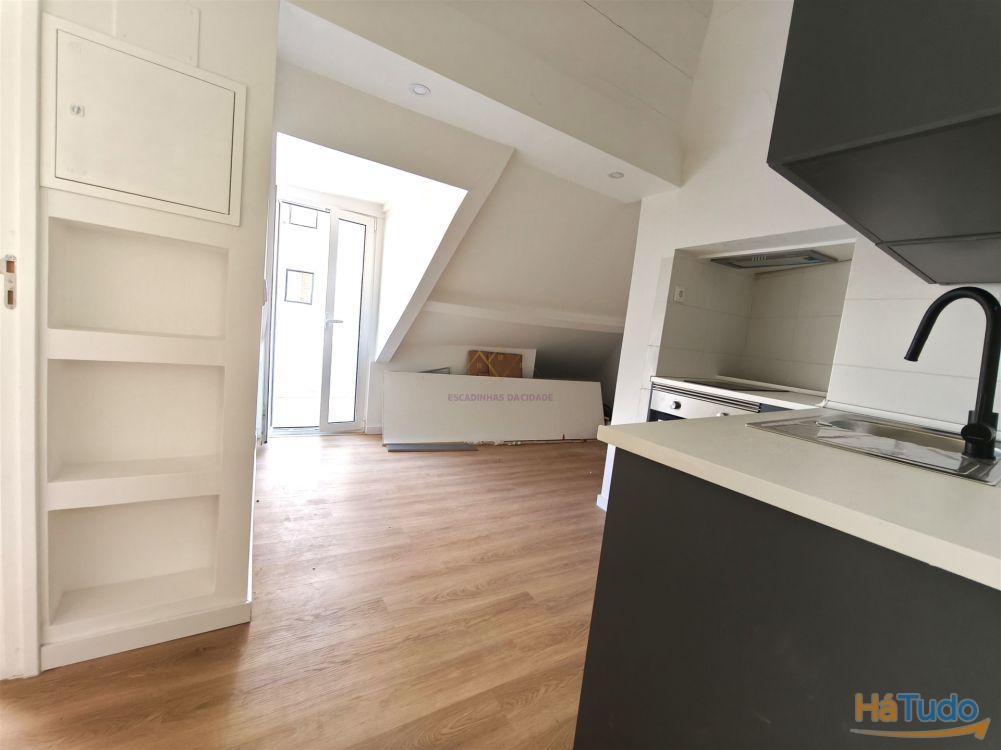 T1 Remodelado com Terraço, no Largo das Olarias T1 Remodelado com Terraço, no Largo das Olarias