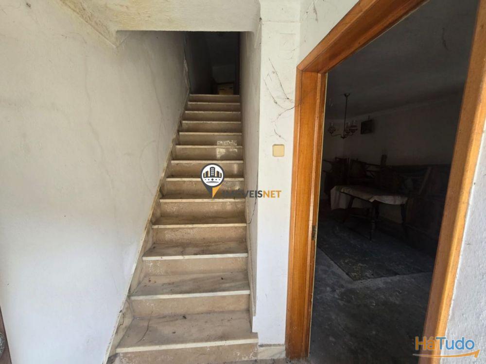 Moradia em banda com 2 pisos e logradouro, Povoa Rio Moinhos, Castelo Branco Moradia em banda com 2 pisos e logradouro, Povoa Rio Moinhos, Castelo Branco