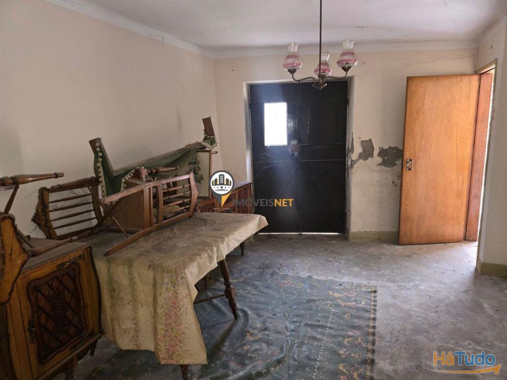 Moradia em banda com 2 pisos e logradouro, Povoa Rio Moinhos, Castelo Branco Moradia em banda com 2 pisos e logradouro, Povoa Rio Moinhos, Castelo Branco