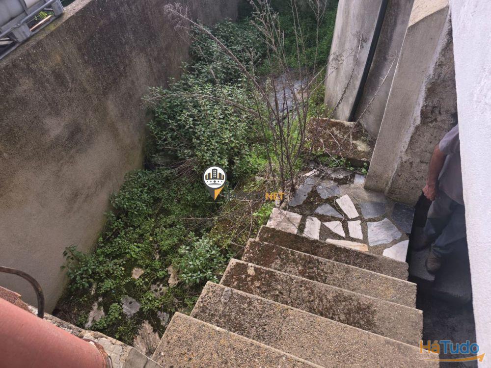 Moradia em banda com 2 pisos e logradouro, Povoa Rio Moinhos, Castelo Branco Moradia em banda com 2 pisos e logradouro, Povoa Rio Moinhos, Castelo Branco