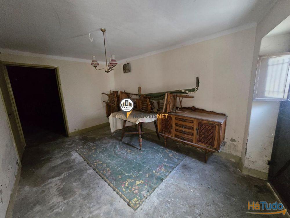 Moradia em banda com 2 pisos e logradouro, Povoa Rio Moinhos, Castelo Branco Moradia em banda com 2 pisos e logradouro, Povoa Rio Moinhos, Castelo Branco