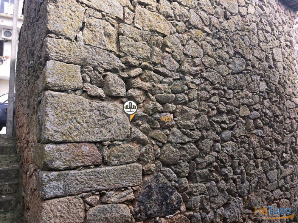 Moradia em granito para obras totais, Venda, Castelo Branco Moradia em granito para obras totais, Venda, Castelo Branco