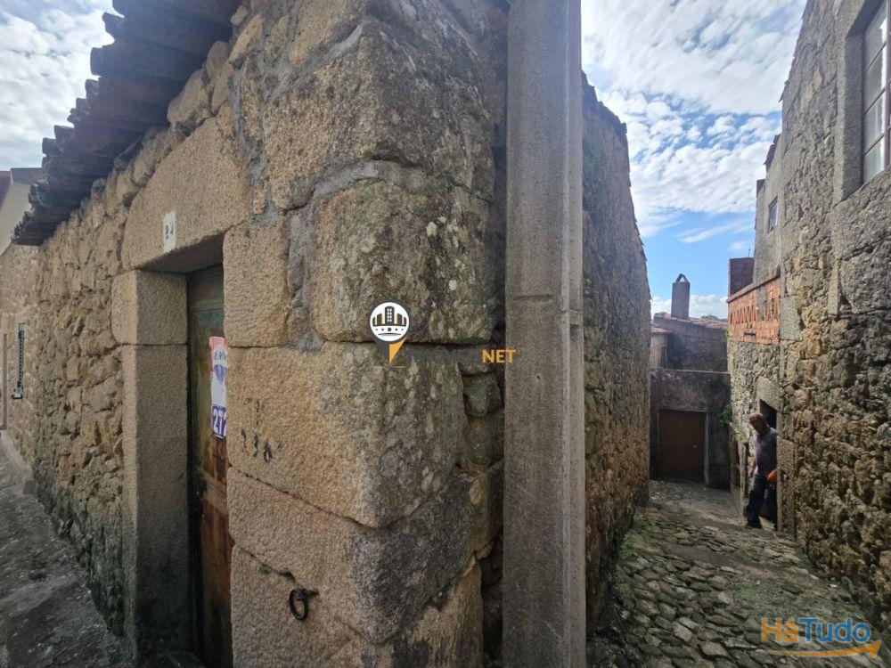 Moradia em granito para obras totais, Venda, Castelo Branco Moradia em granito para obras totais, Venda, Castelo Branco