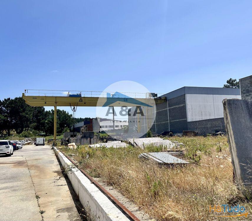 Terreno em Zona Industrial ? 2.000 m² com Ponte Rolante de 20 Ton Terreno em Zona Industrial ? 2.000 m² com Ponte Rolante de 20 Ton