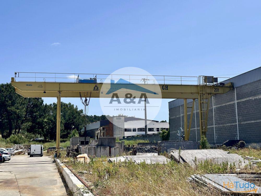 Terreno em Zona Industrial ? 2.000 m² com Ponte Rolante de 20 Ton Terreno em Zona Industrial ? 2.000 m² com Ponte Rolante de 20 Ton