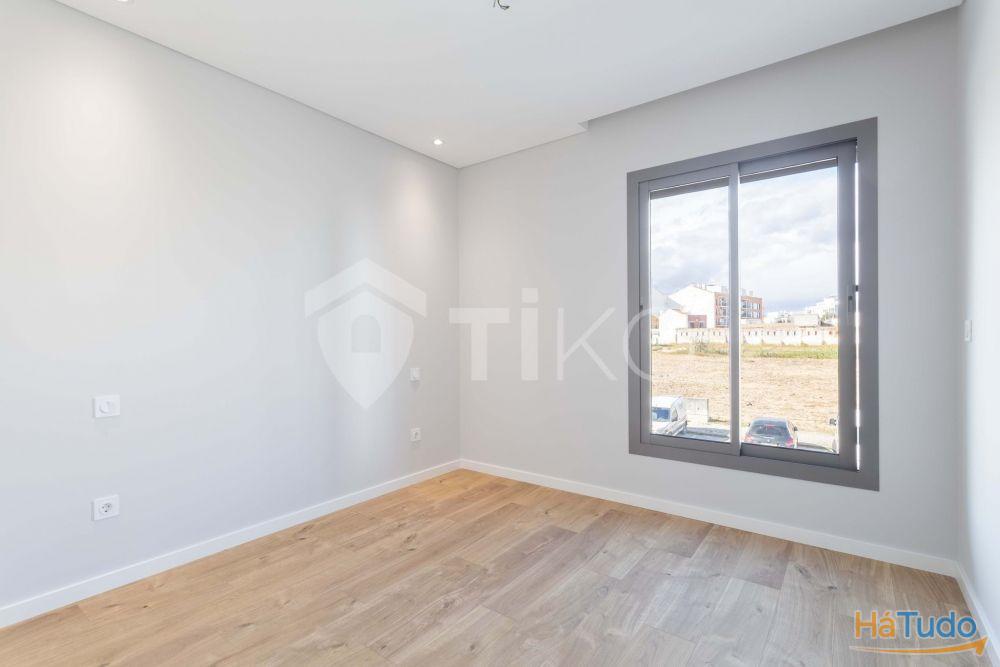Apartamento T3 + 1 DUPLEX  com garagem/BOX  e arrumos à venda em Montijo Apartamento T3 + 1 DUPLEX  com garagem/BOX  e arrumos à venda em Montijo