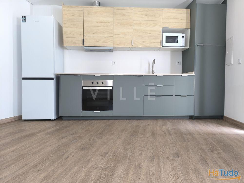 Moradia totalmente remodelada dividida em 4 unidades Moradia totalmente remodelada dividida em 4 unidades