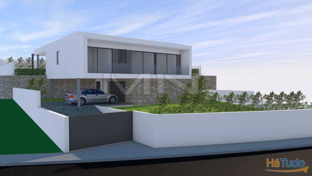 Moradia de 4 frentes - vendida em fase de acabamentos Moradia de 4 frentes - vendida em fase de acabamentos