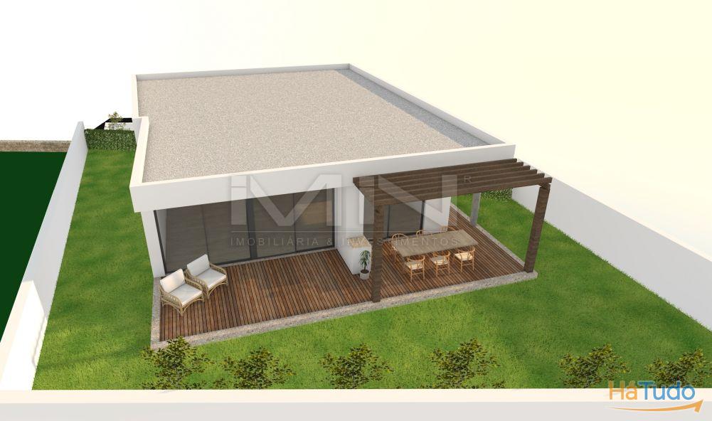 Moradia de 4 frentes - vendida em fase de acabamentos Moradia de 4 frentes - vendida em fase de acabamentos