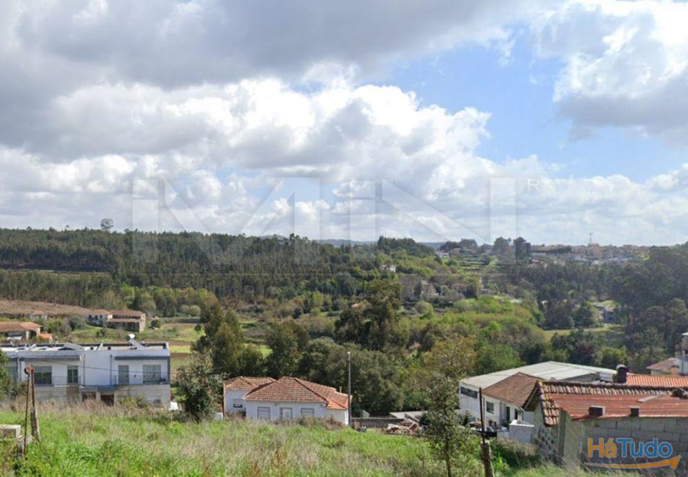 Moradia de 4 frentes - vendida em fase de acabamentos Moradia de 4 frentes - vendida em fase de acabamentos