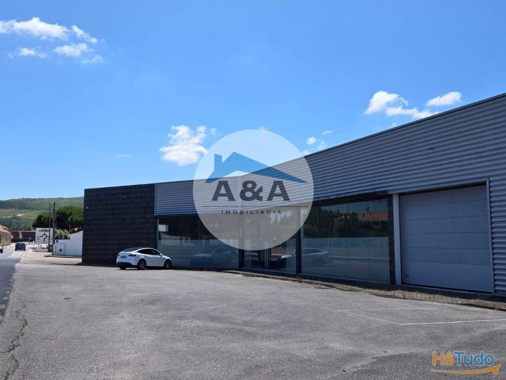 Armazm para comrcio e servios ? 750 m com excelente visibilidade!