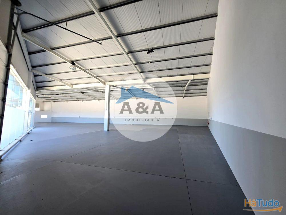 Armazm para comrcio e servios ? 750 m com excelente visibilidade!