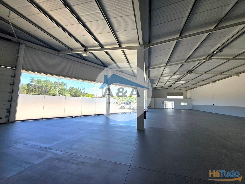 Armazm para comrcio e servios ? 750 m com excelente visibilidade!