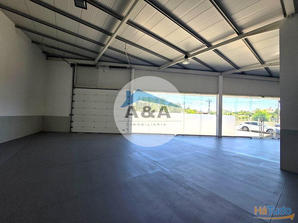 Armazm para comrcio e servios ? 750 m com excelente visibilidade!