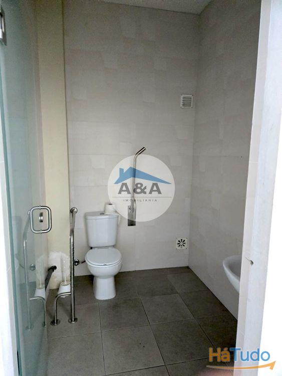 Armazm para comrcio e servios ? 750 m com excelente visibilidade!