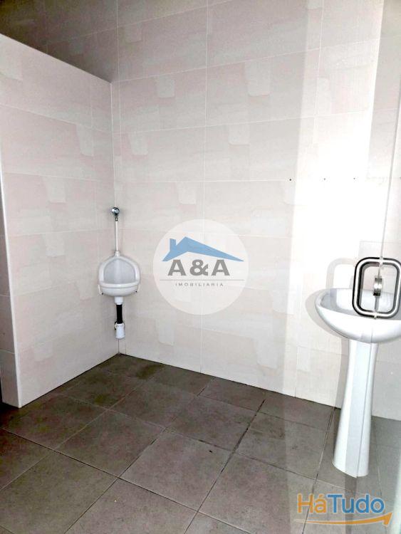 Armazm para comrcio e servios ? 750 m com excelente visibilidade!