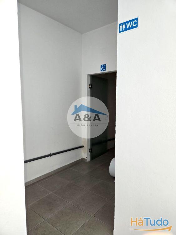 Armazm para comrcio e servios ? 750 m com excelente visibilidade!