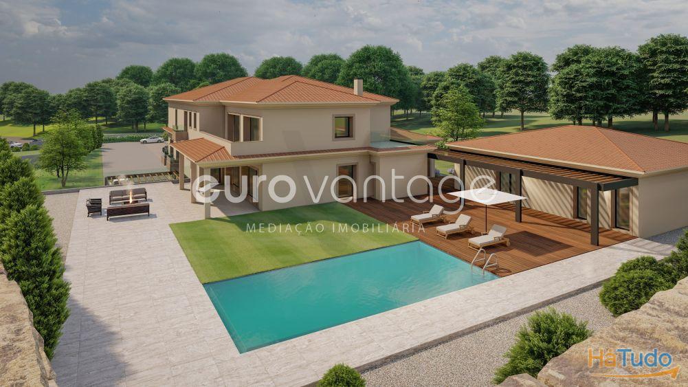 Moradia T7 de Luxo com Piscina, Jardins, Leiria