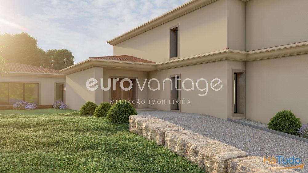 Moradia T7 de Luxo com Piscina, Jardins, Leiria