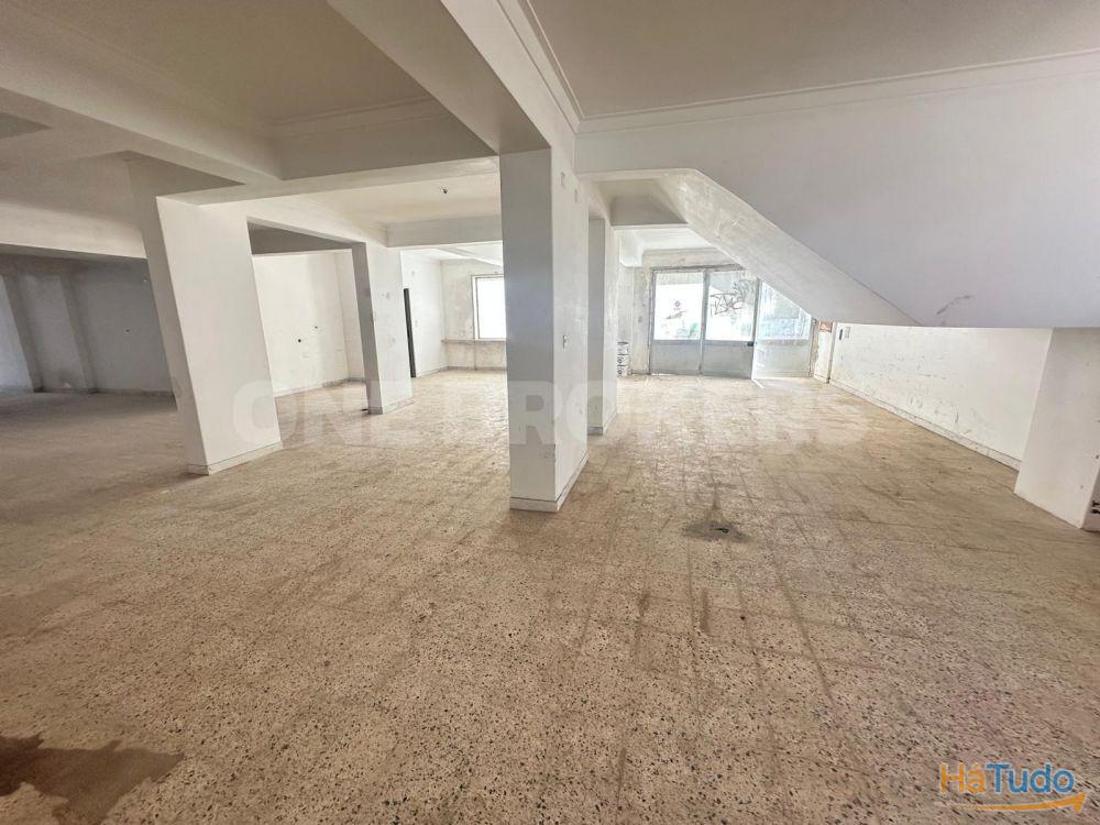Loja com 210 m2