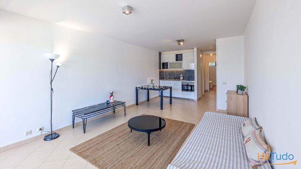 Apartamento T1 com vista piscina e estacionamento no Condomnio P do Lago Vilamoura