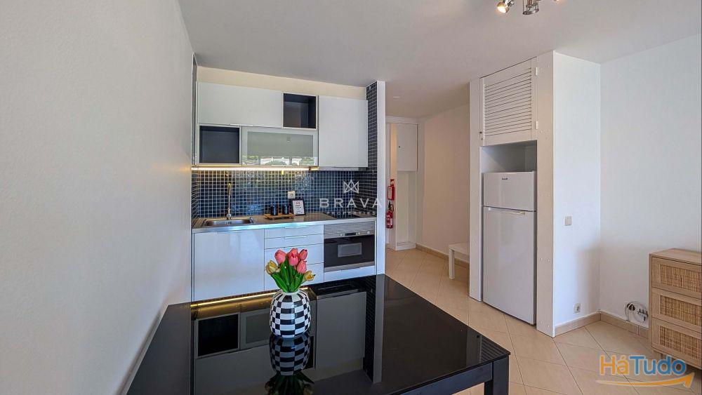 Apartamento T1 com vista piscina e estacionamento no Condomnio P do Lago Vilamoura