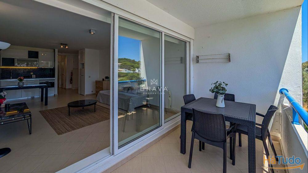 Apartamento T1 com vista piscina e estacionamento no Condomnio P do Lago Vilamoura
