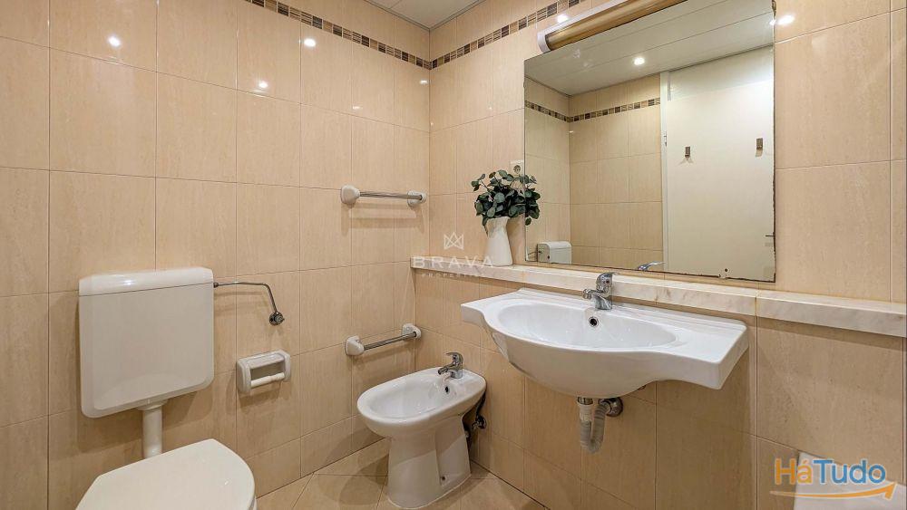 Apartamento T1 com vista piscina e estacionamento no Condomnio P do Lago Vilamoura