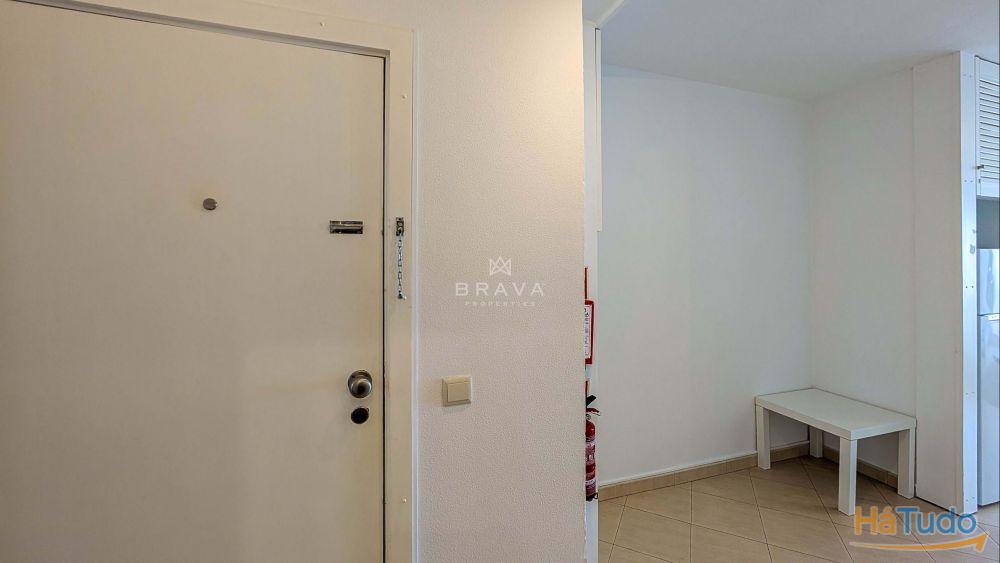 Apartamento T1 com vista piscina e estacionamento no Condomnio P do Lago Vilamoura