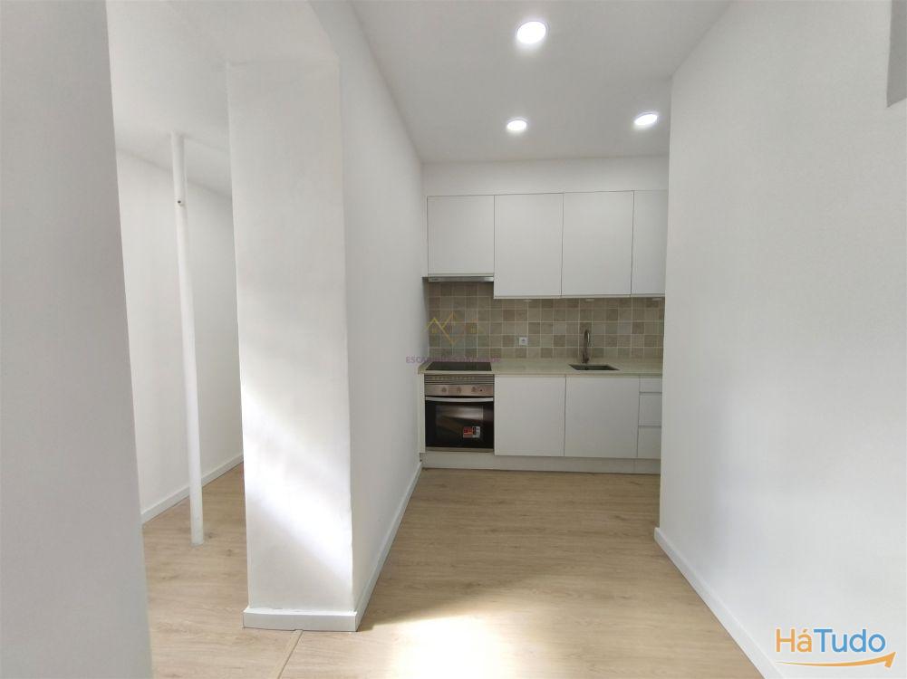 T2 Remodelado na Gra�a, a 10 Minutos do Metro de Santa Apol�nia