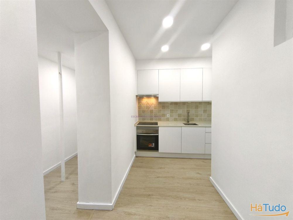 T2 Remodelado na Gra�a, a 10 Minutos do Metro de Santa Apol�nia