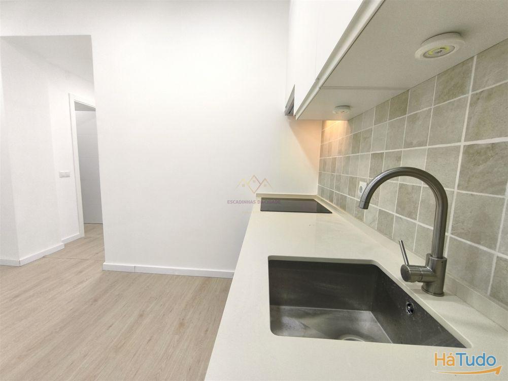 T2 Remodelado na Gra�a, a 10 Minutos do Metro de Santa Apol�nia