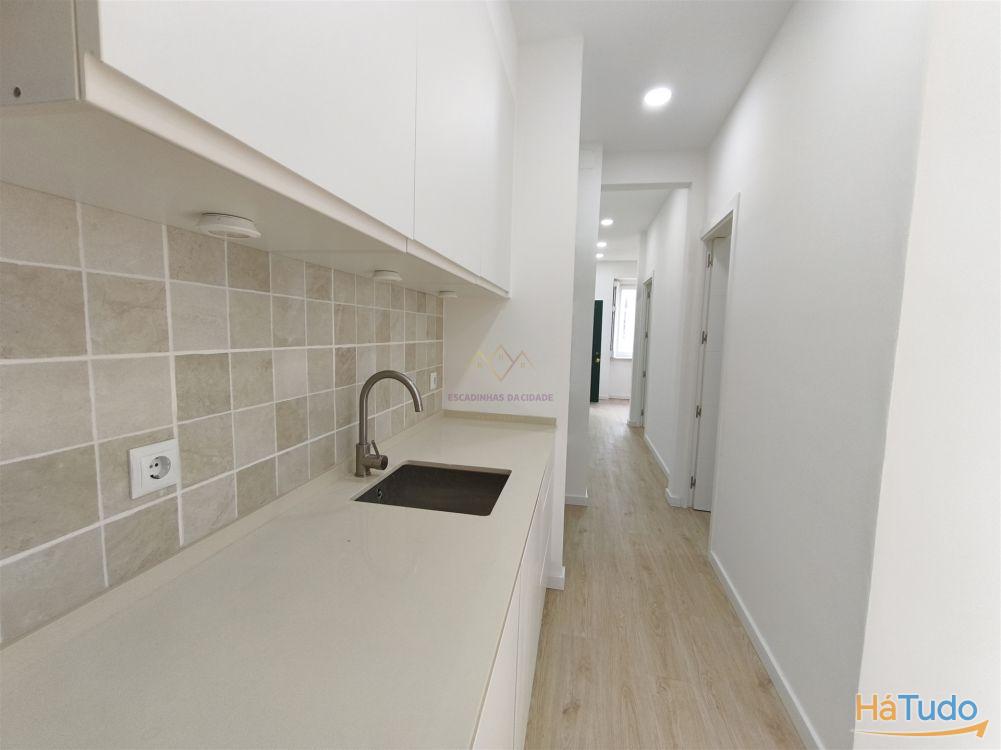 T2 Remodelado na Gra�a, a 10 Minutos do Metro de Santa Apol�nia